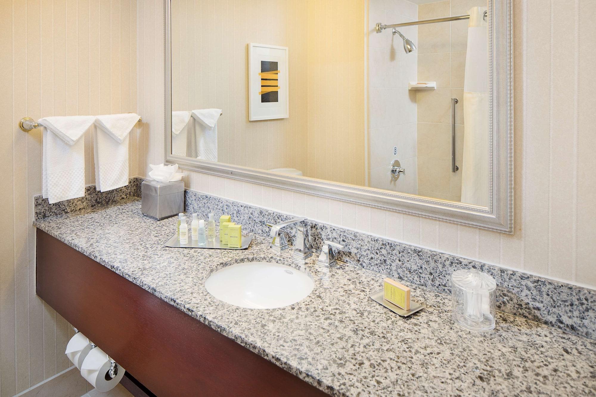 Doubletree By Hilton Los Angeles/Commerce Ngoại thất bức ảnh