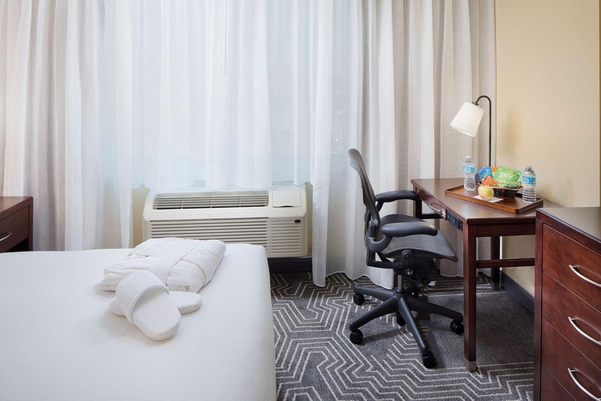 Doubletree By Hilton Los Angeles/Commerce Ngoại thất bức ảnh