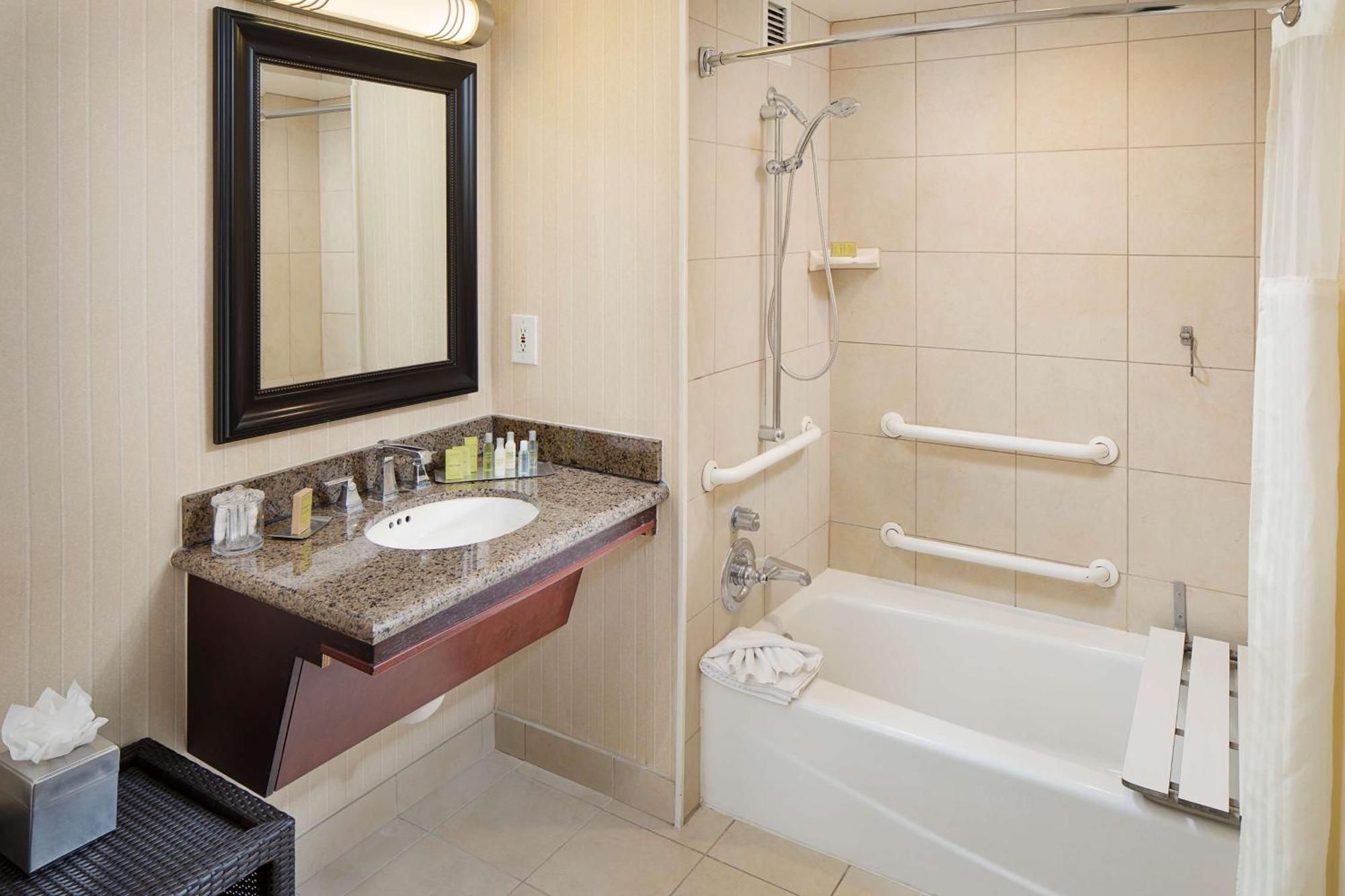 Doubletree By Hilton Los Angeles/Commerce Ngoại thất bức ảnh