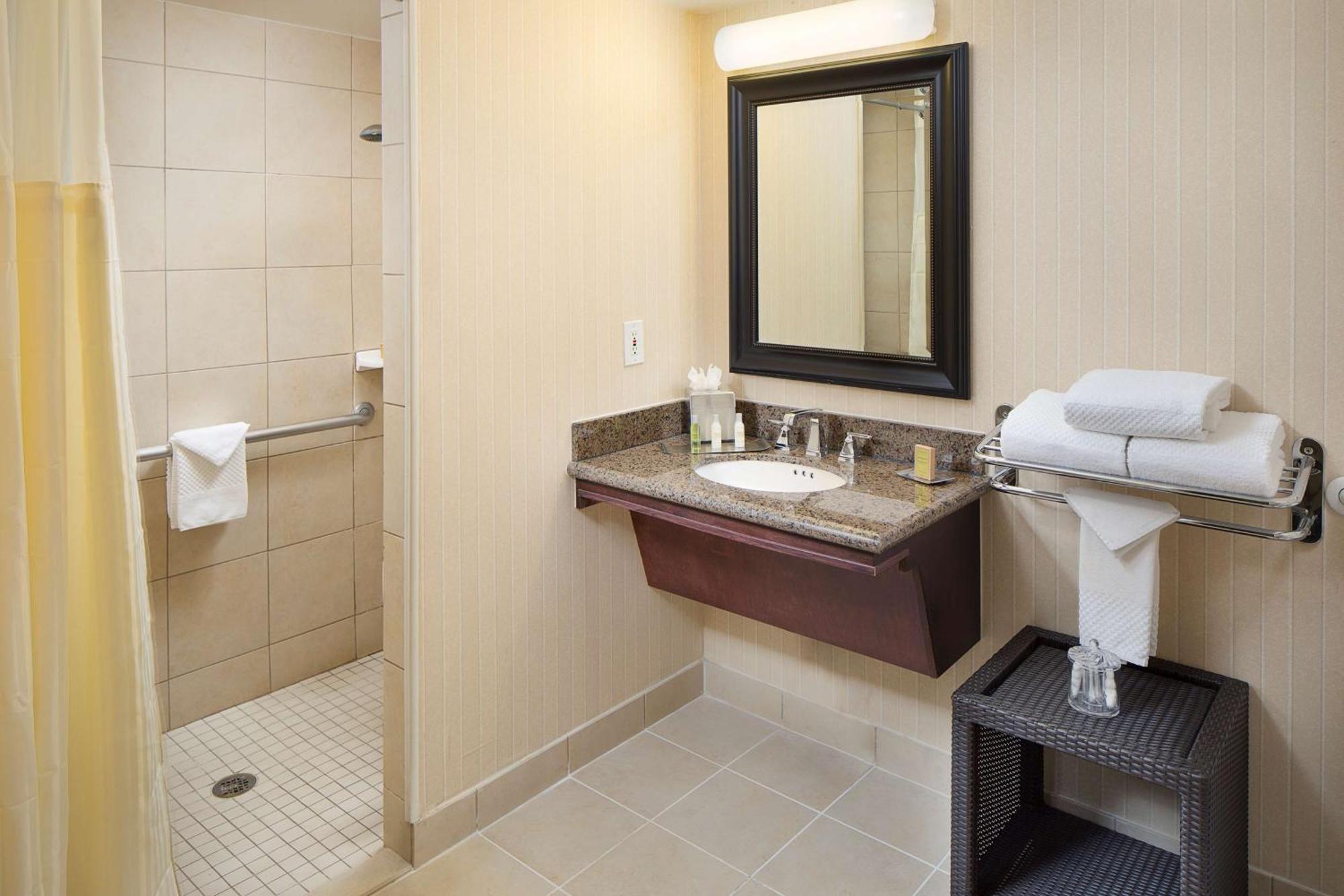 Doubletree By Hilton Los Angeles/Commerce Ngoại thất bức ảnh